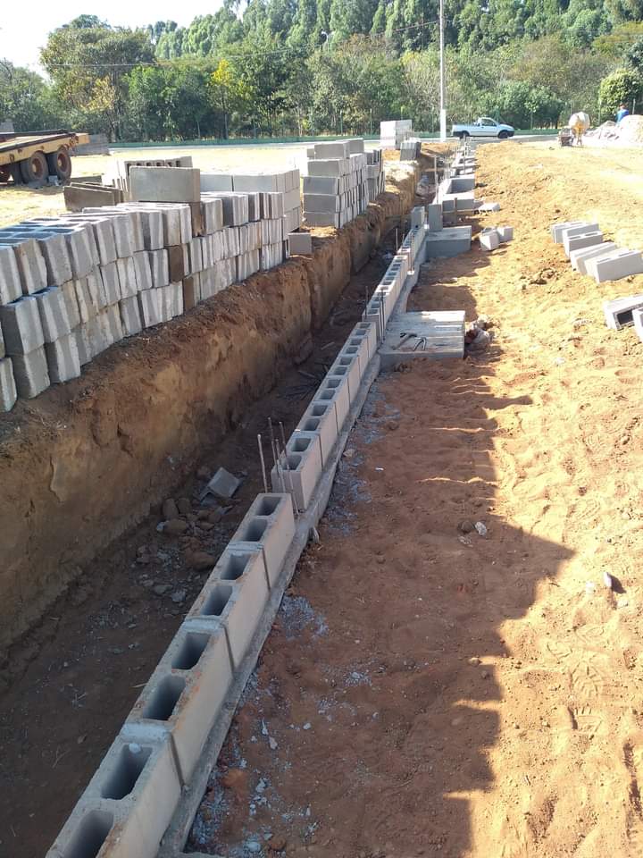 Fundação com blocos de concreto em vala de terra