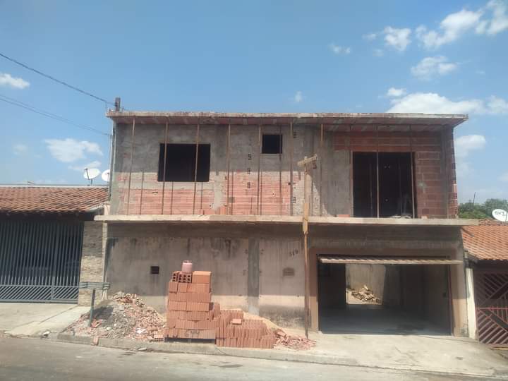 Fachada de sobrado em obra pela E.L.S Construção